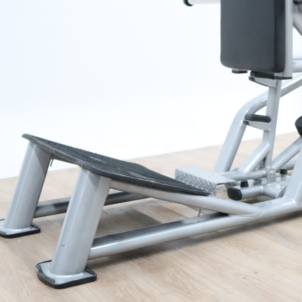 "V" Squat Versatility
