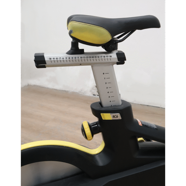 Bicicleta Spinning Cybex IC6